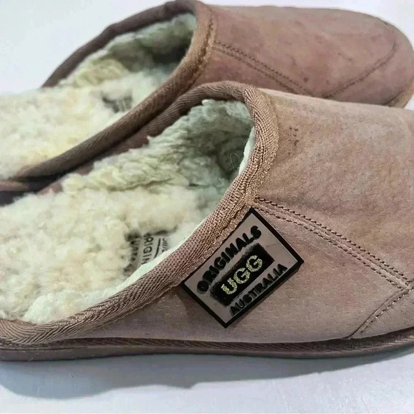 ORIGINALS UGG AUSTRALIA Suede Tan sheep Slip‎ on House Shoes Tan Men Size 10/11 - Picture 1 of 7
